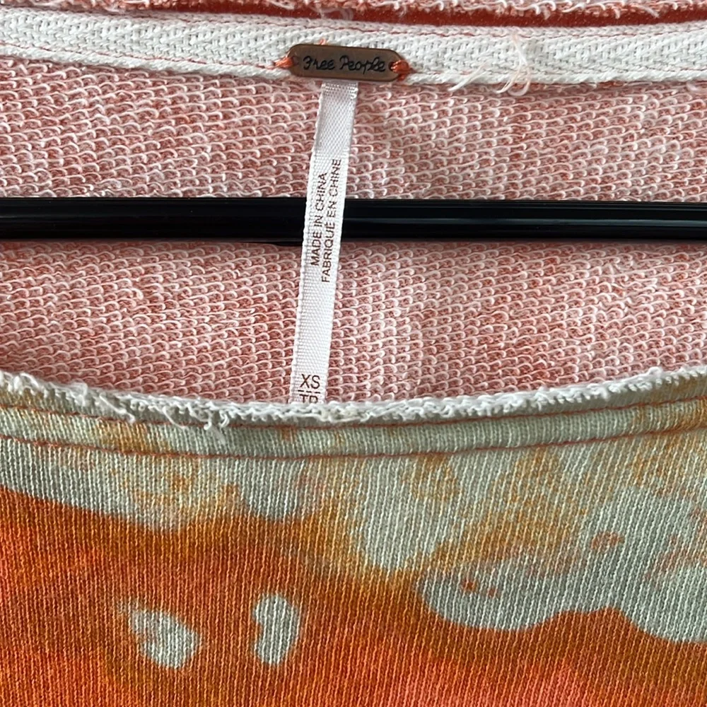 Free people pullover sweatshirt orange tie dye A22 NWOT XS